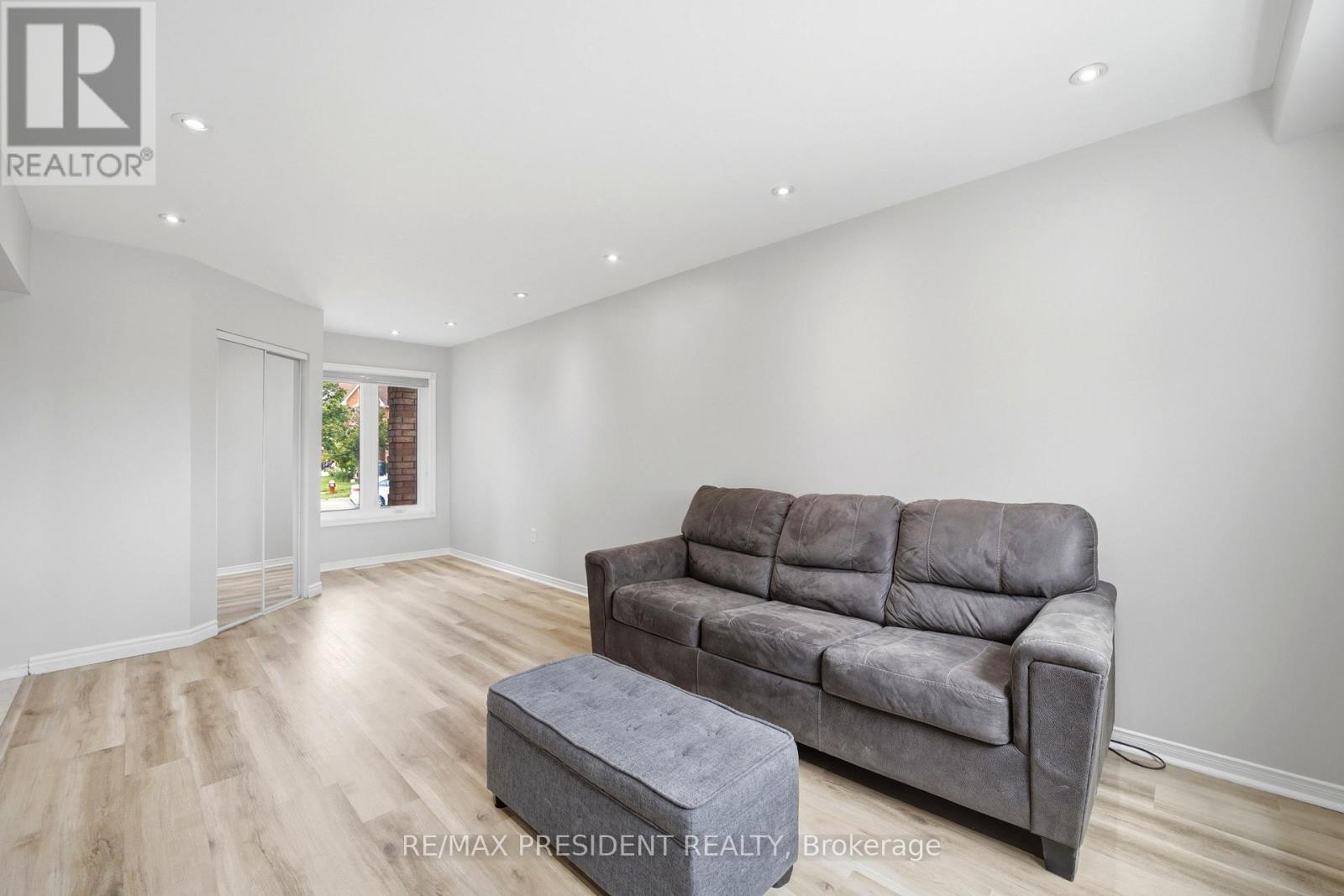112 RAVENSWOOD DRIVE - 6