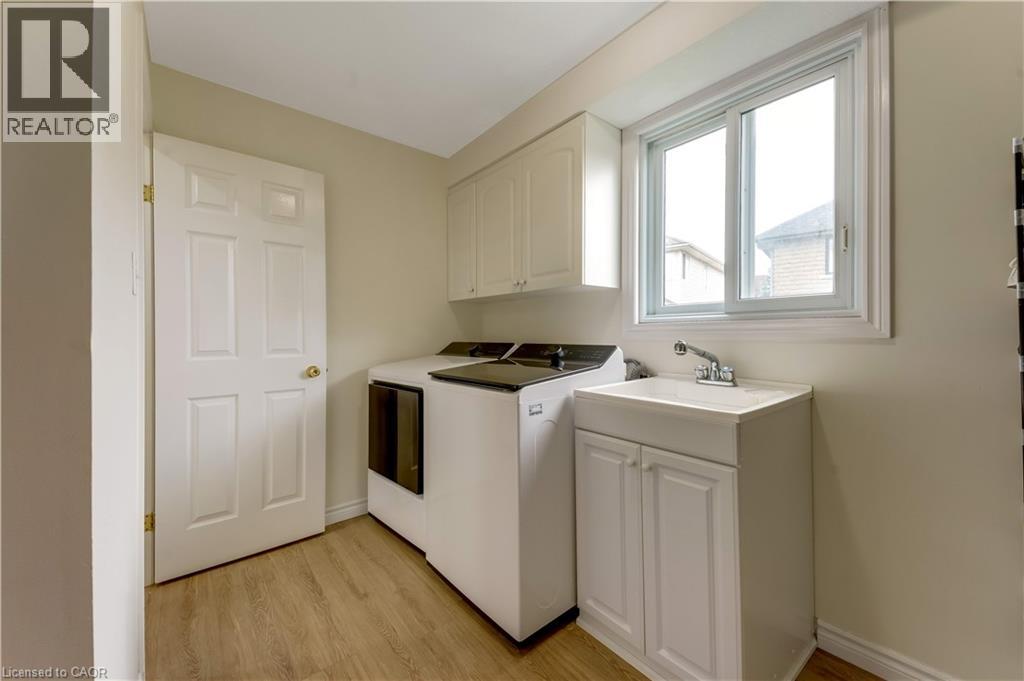 519 YORKSHIRE Drive - Image 15