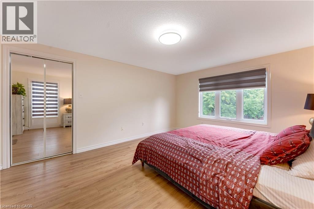 519 YORKSHIRE Drive - Image 22