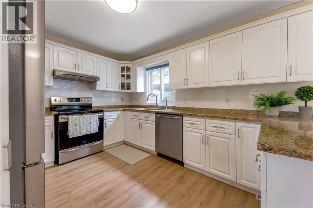 519 YORKSHIRE Drive - Image 7