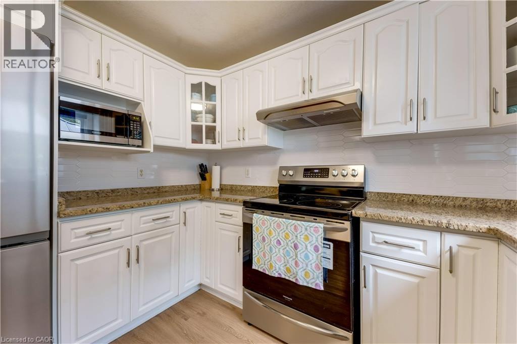519 YORKSHIRE Drive - Image 8