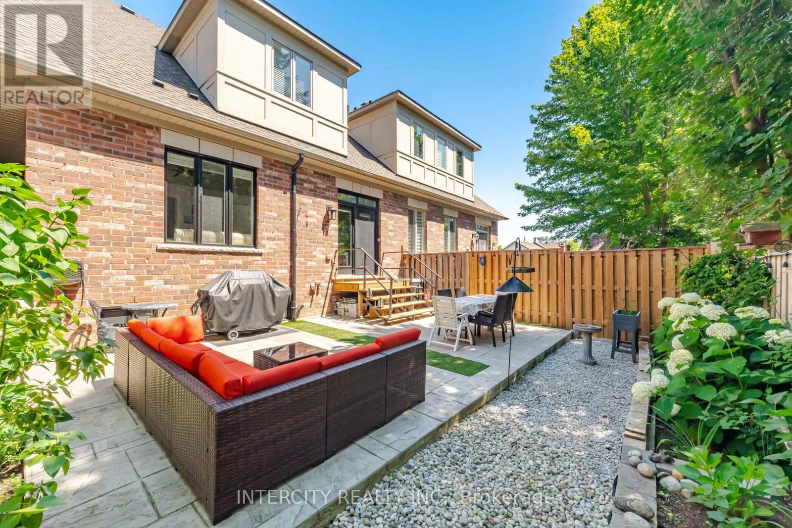 4 PETERSEN PLACE - 39