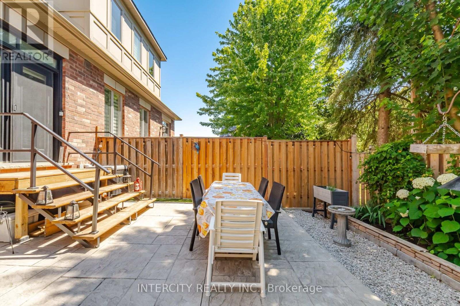 4 PETERSEN PLACE - 40