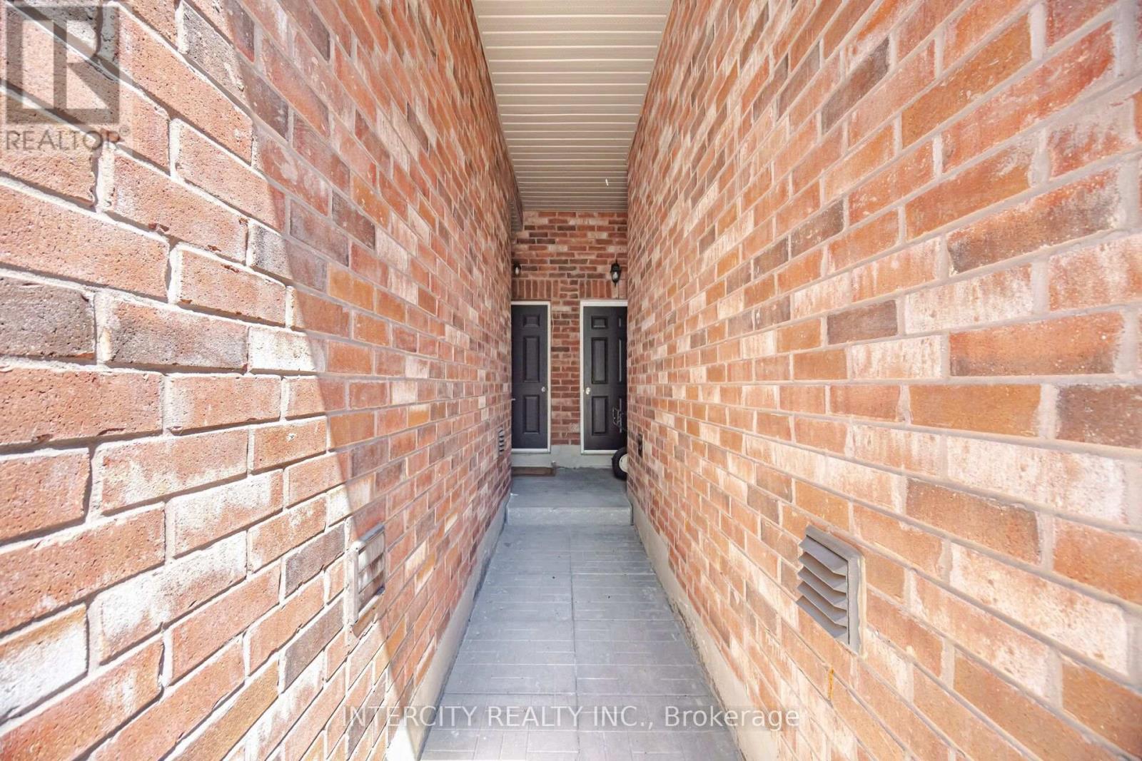 4 PETERSEN PLACE - 42