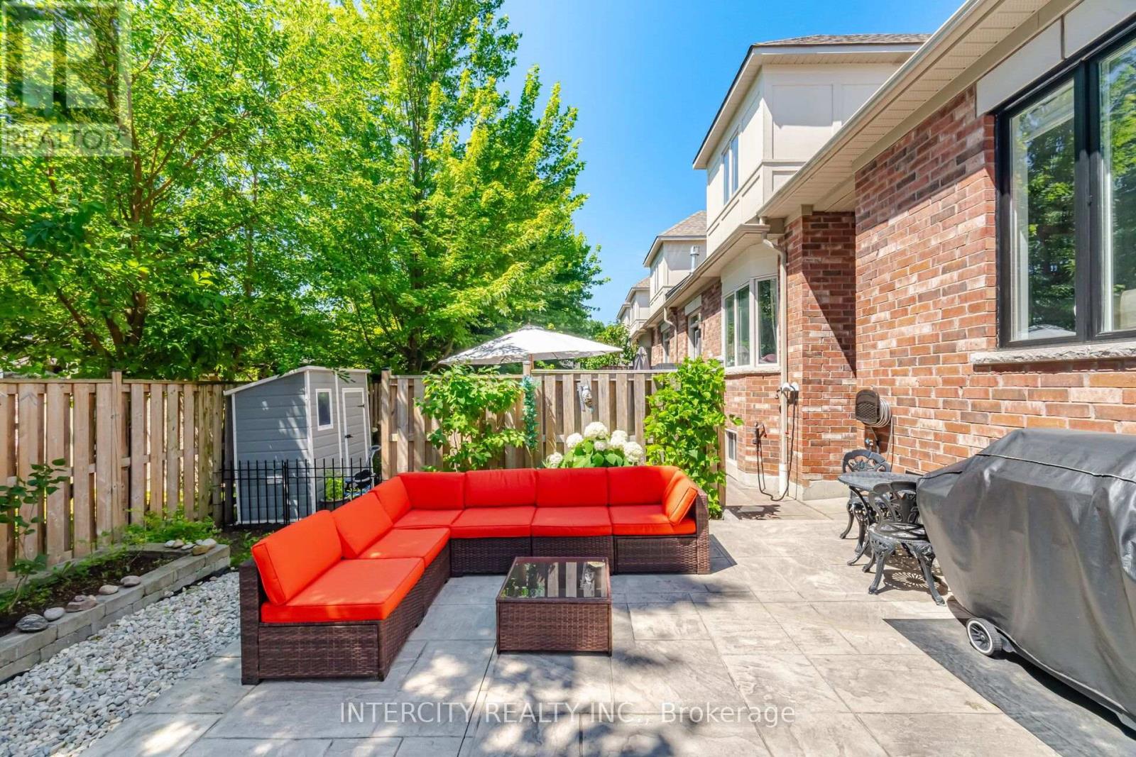 4 PETERSEN PLACE - 36