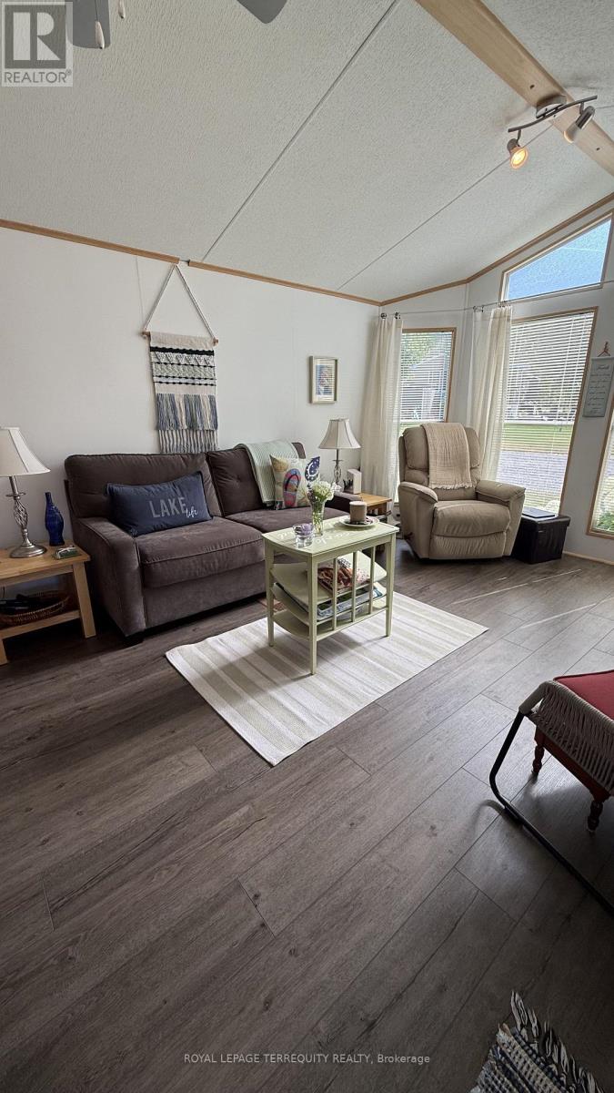 317 ROCKVIEW - Image 17
