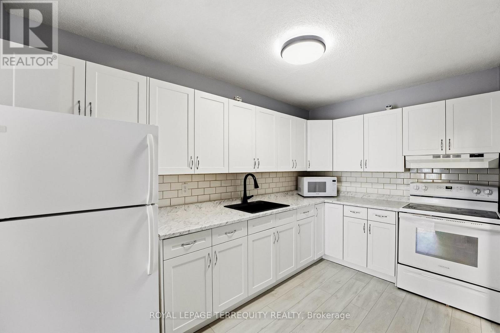 #307 136 WARE STREET - 18