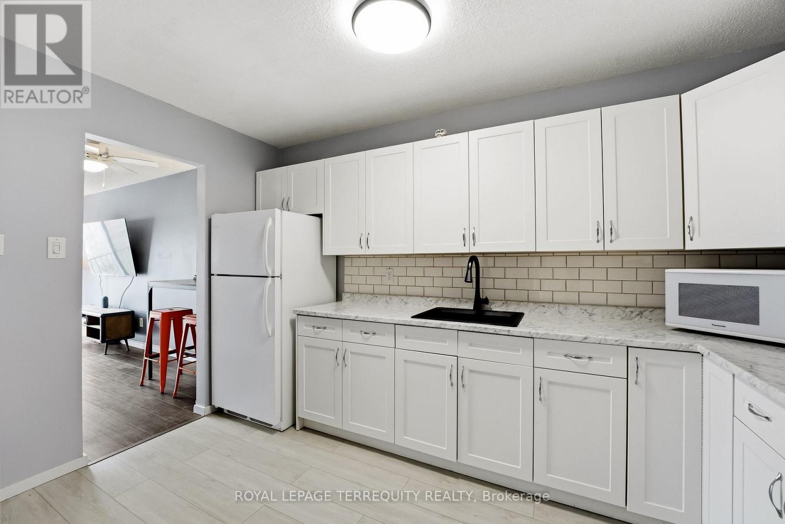 #307 136 WARE STREET - 19