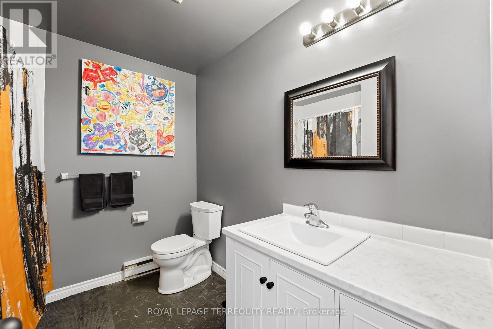 #307 136 WARE STREET - 25