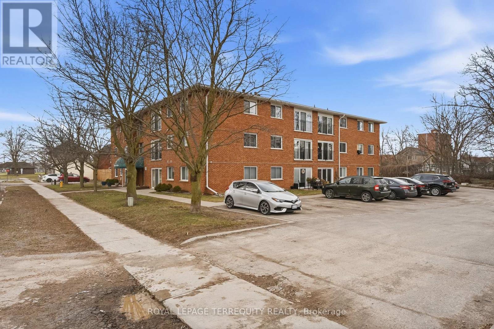 #307 136 WARE STREET - 27