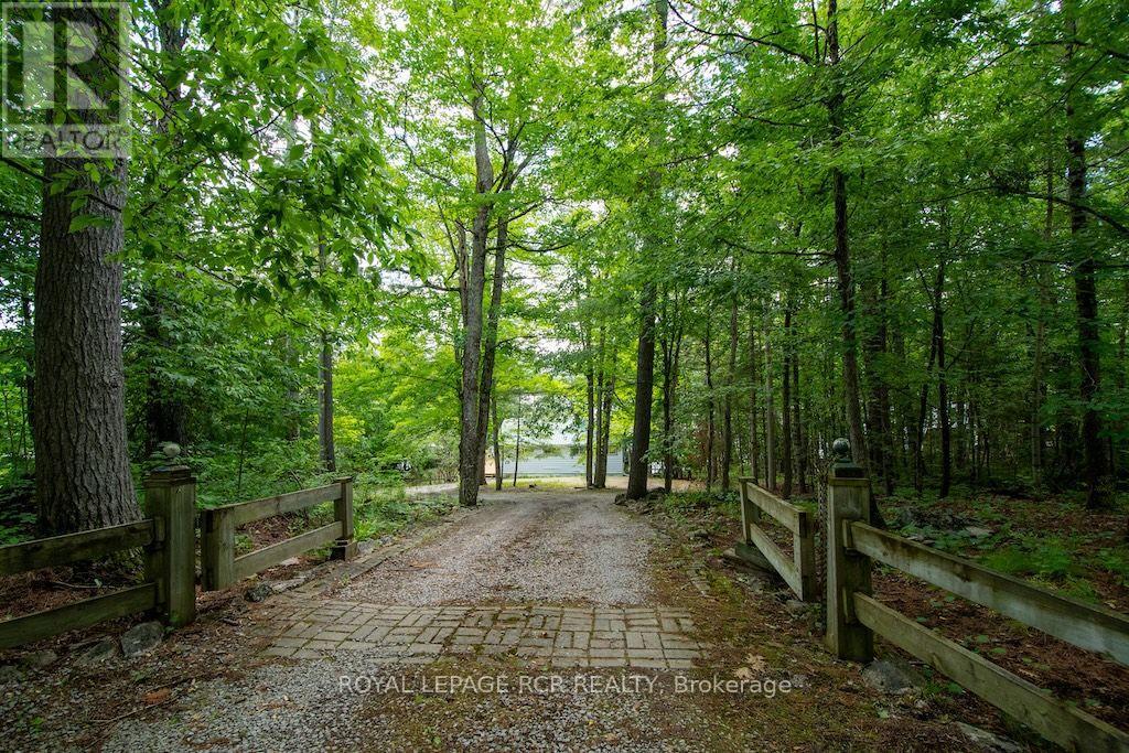 40 GRIFFIN DRIVE - 35
