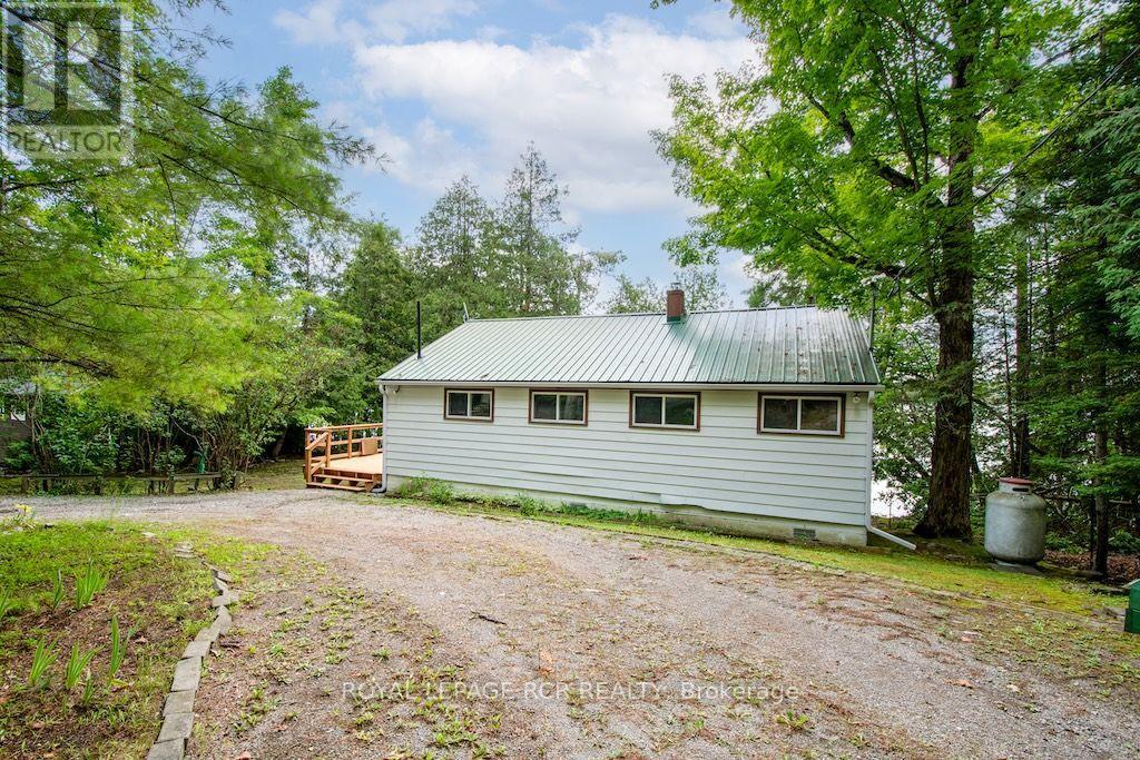 40 GRIFFIN DRIVE - 40