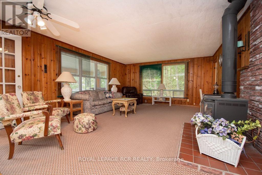 40 GRIFFIN DRIVE - 6