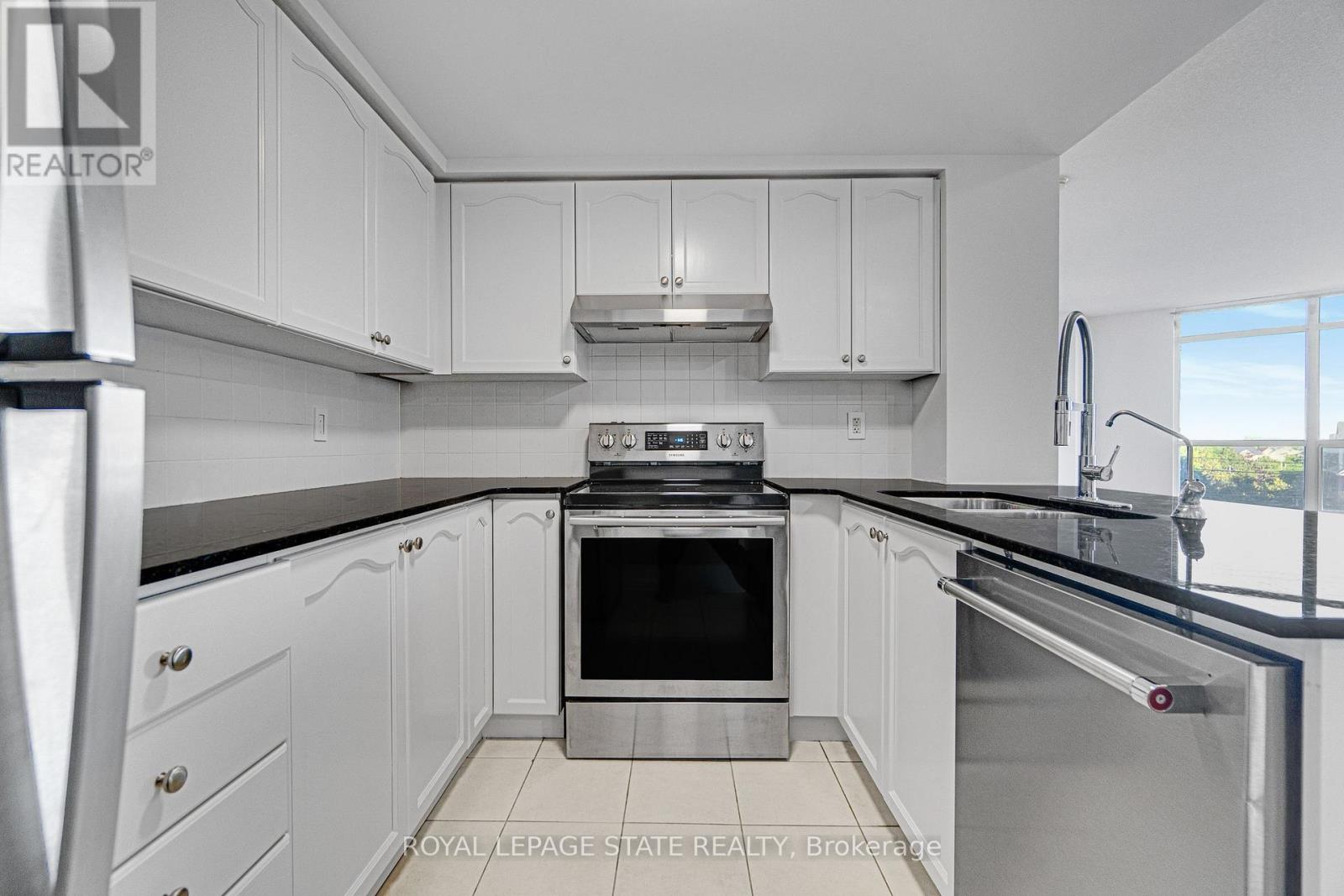 #301 220 FORUM DRIVE - Image 9