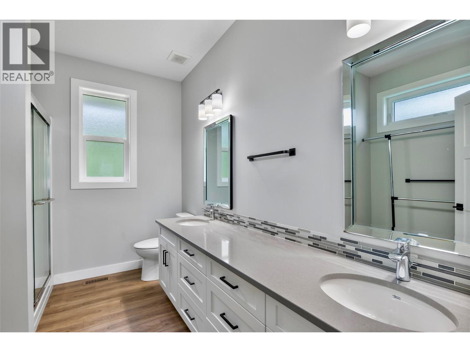2533 Valley Place - Image 15