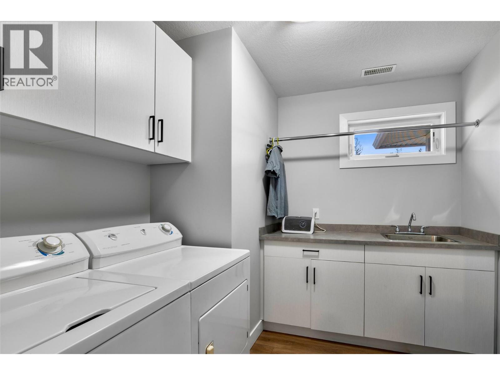2533 Valley Place - Image 22