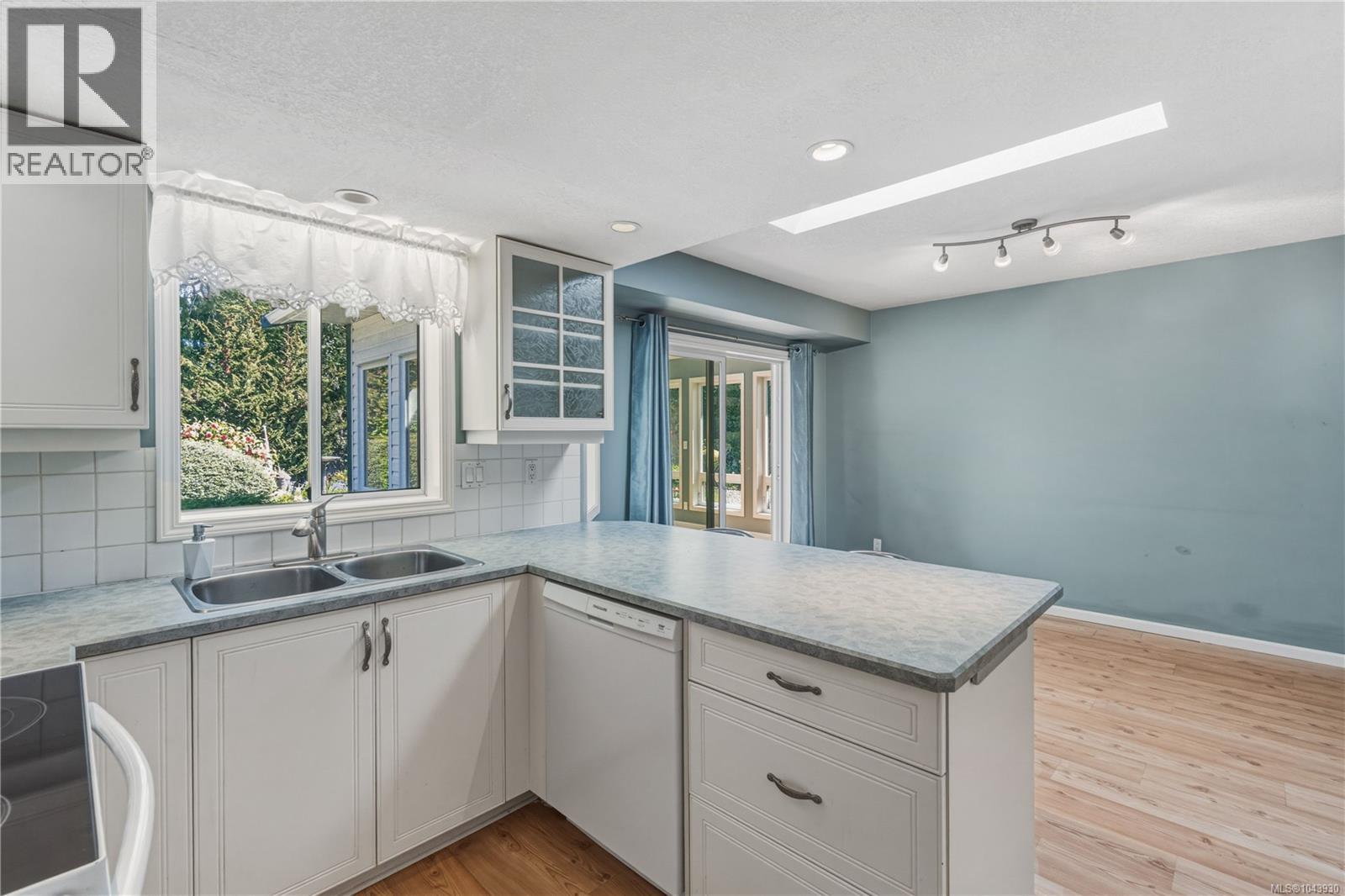 461 Rowan Dr - 10