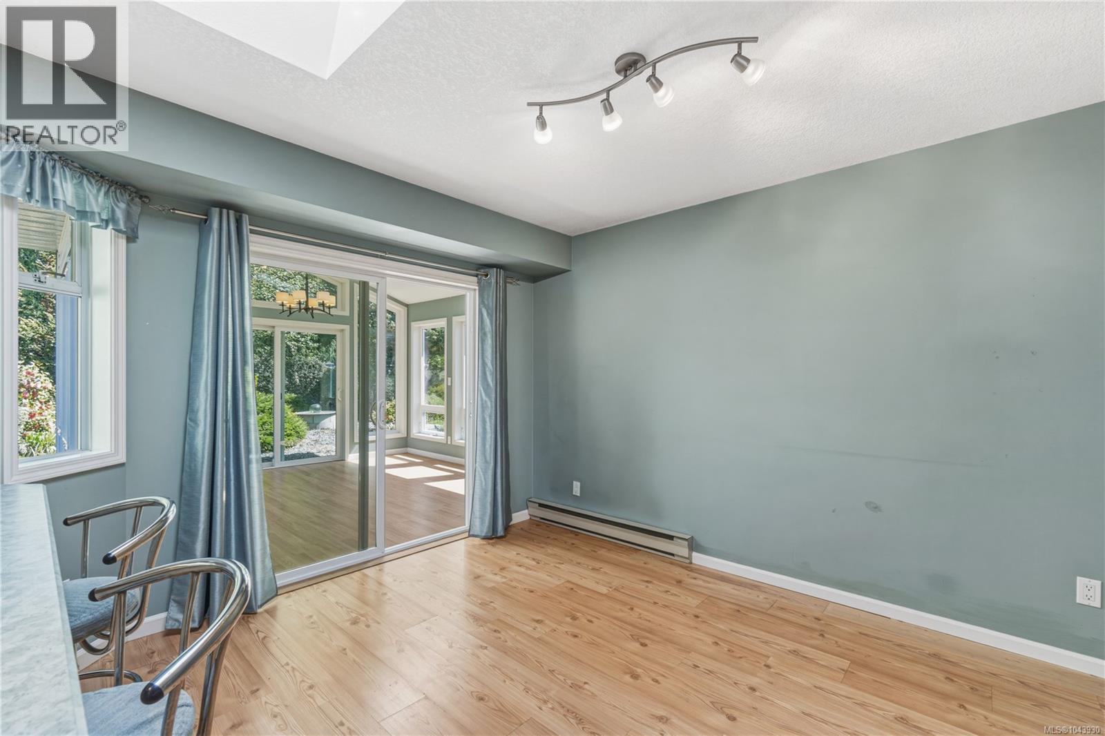 461 Rowan Dr - 11
