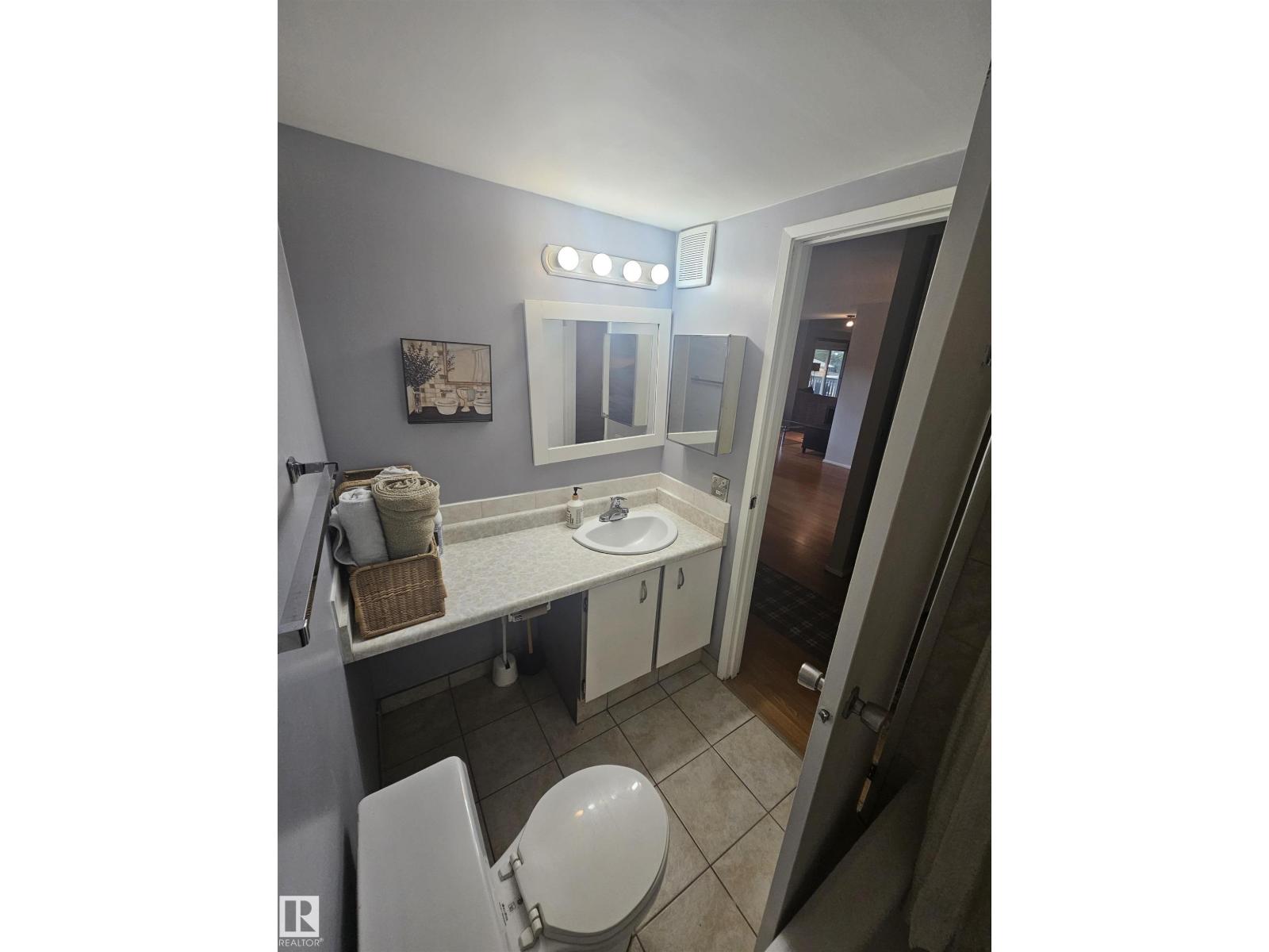 #206 10838 108 street NW - 26