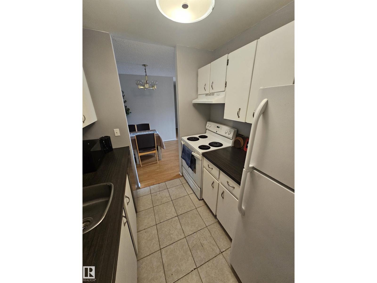 #206 10838 108 street NW - 19
