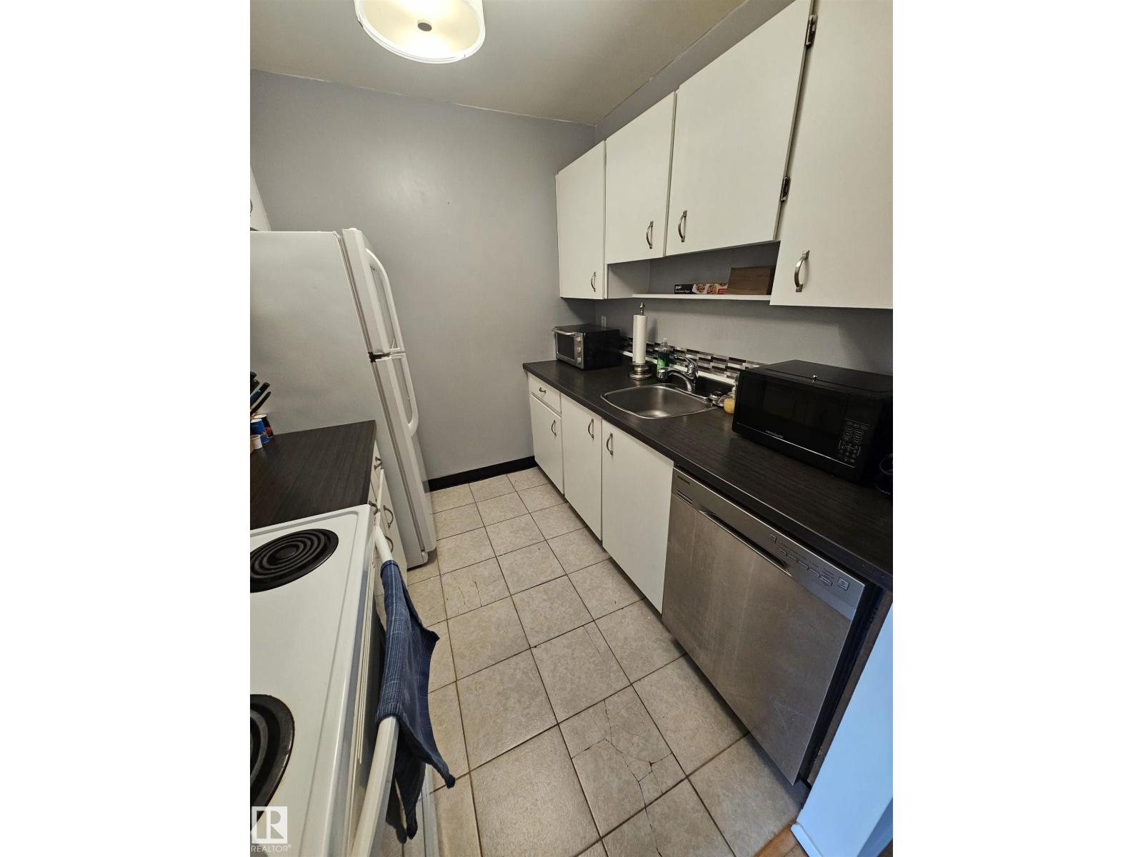 #206 10838 108 street NW - 8