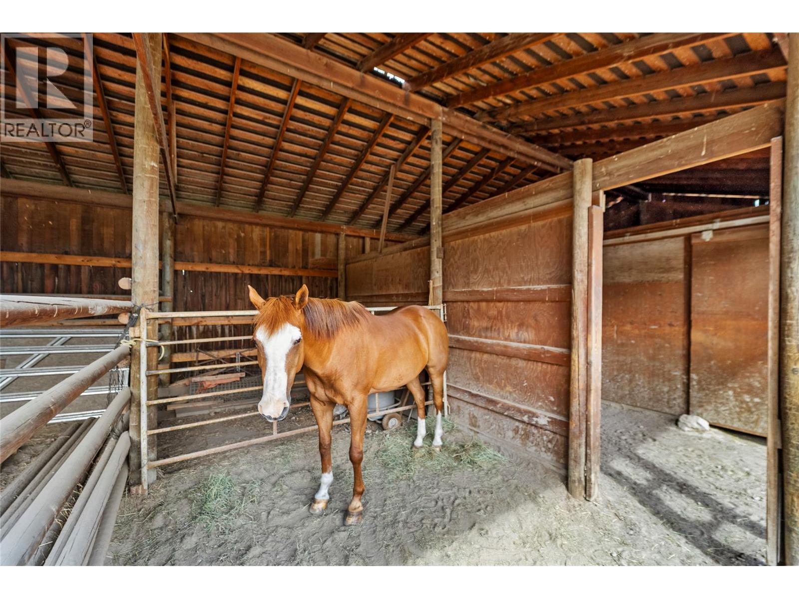 3069 Fox Farm Road - Image 33