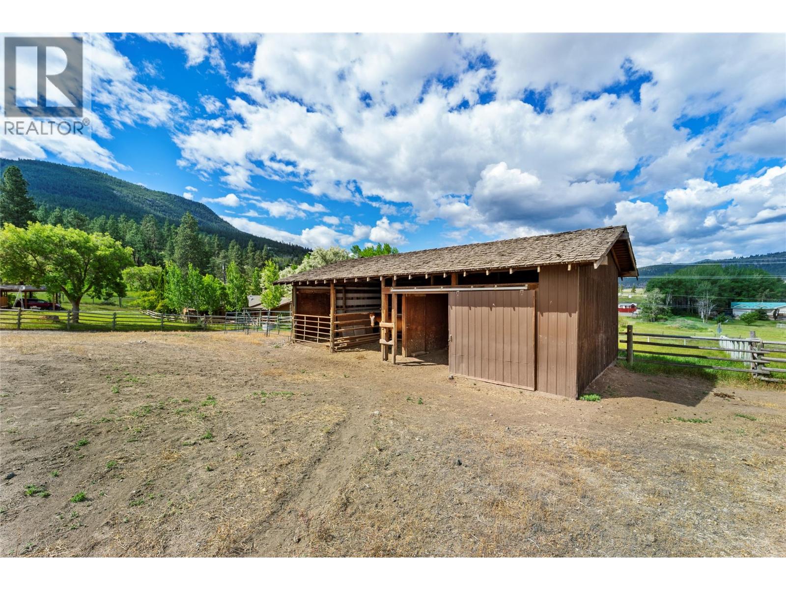3069 Fox Farm Road - Image 31