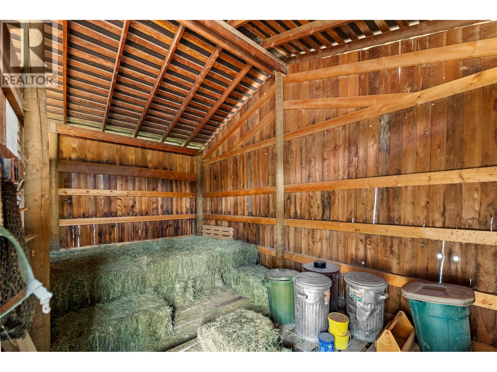 3069 Fox Farm Road - Image 32