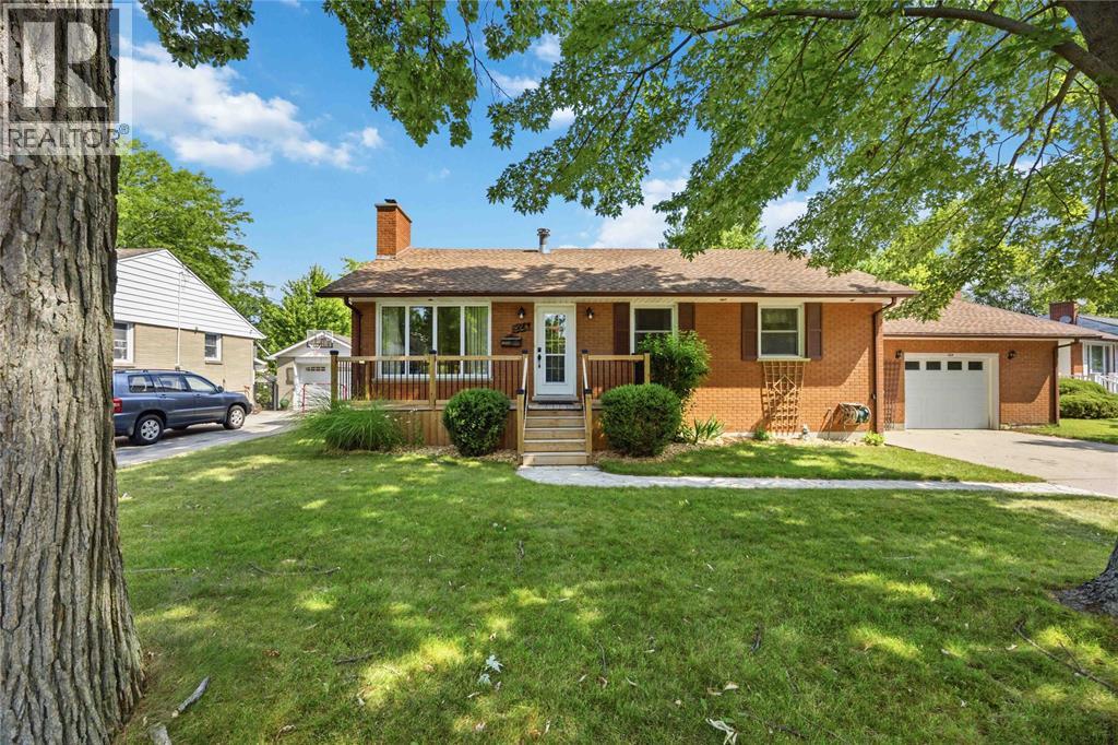 824 CHARLESWORTH DRIVE - 1
