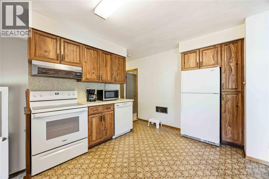 824 CHARLESWORTH DRIVE - 12