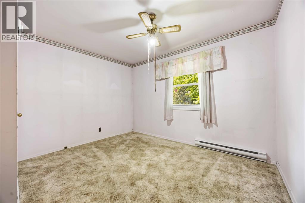824 CHARLESWORTH DRIVE - 16