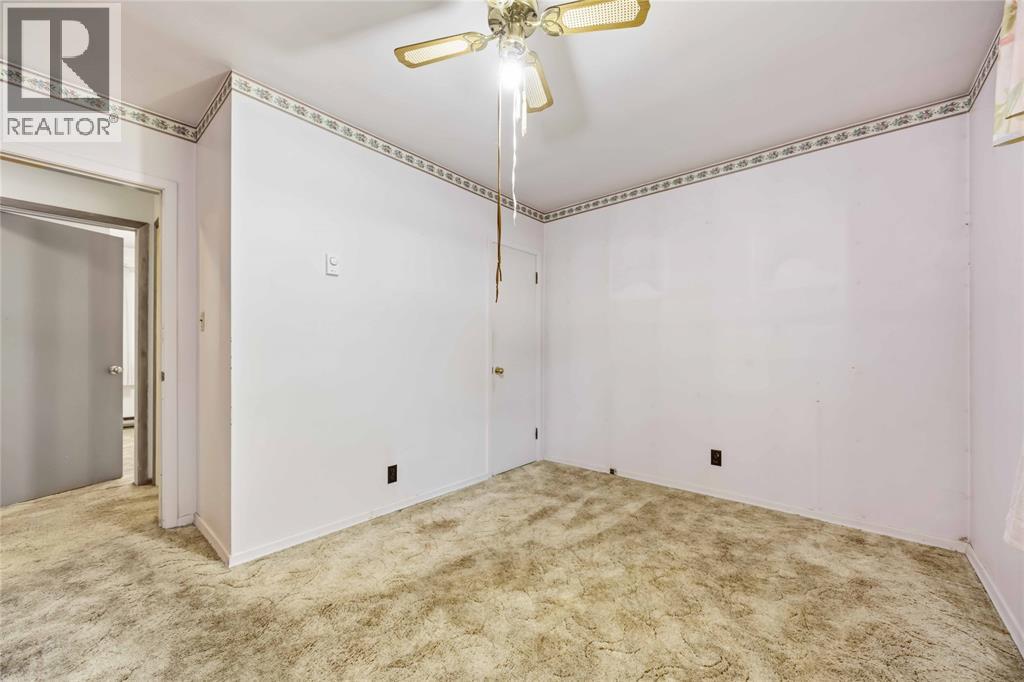 824 CHARLESWORTH DRIVE - 17