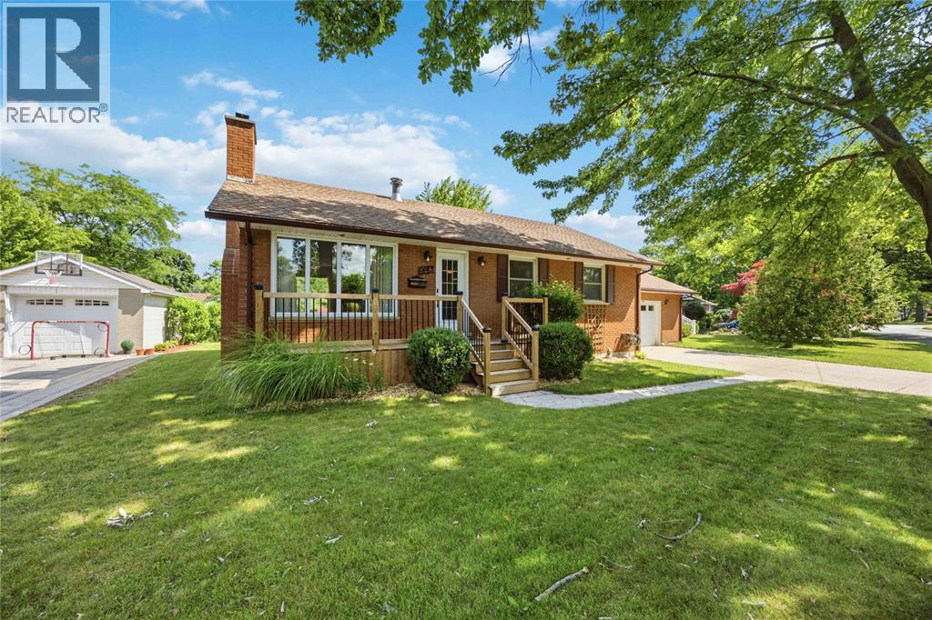 824 CHARLESWORTH DRIVE - 2