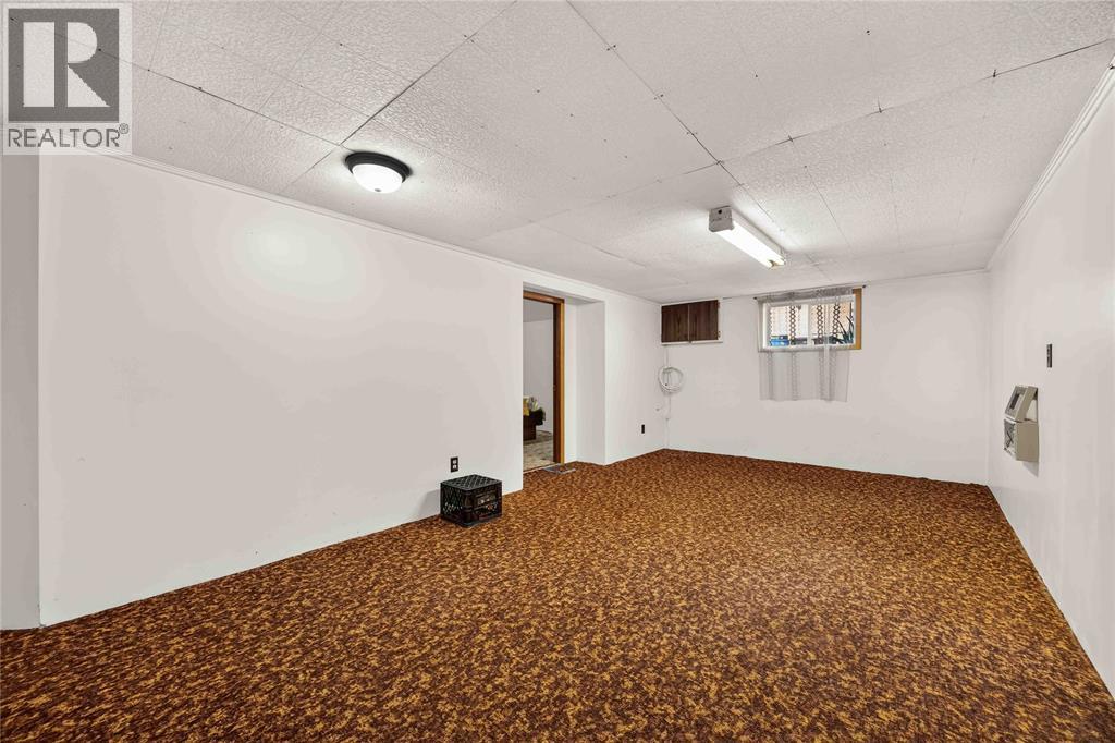 824 CHARLESWORTH DRIVE - 23