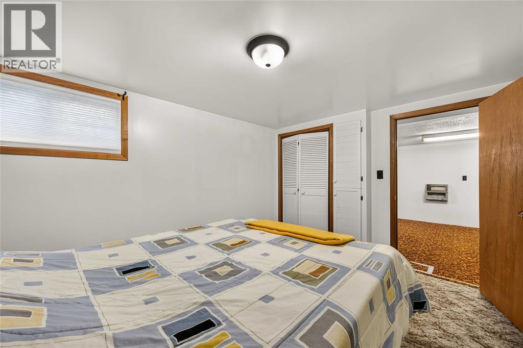 824 CHARLESWORTH DRIVE - 27