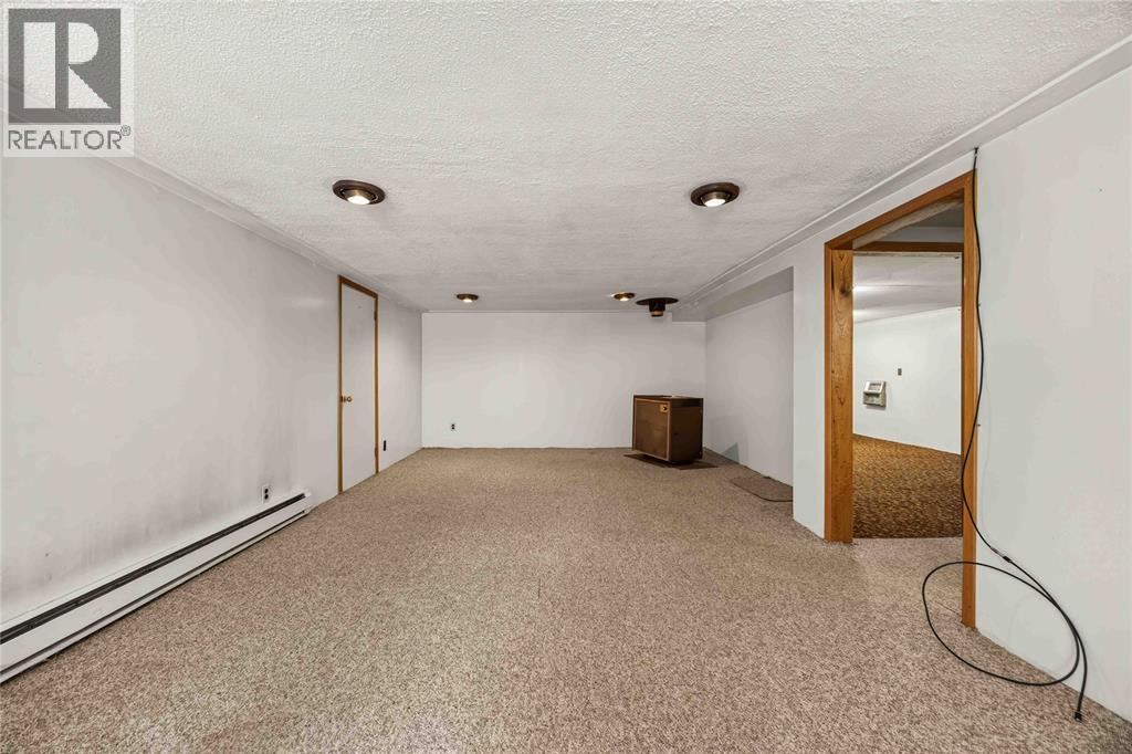 824 CHARLESWORTH DRIVE - 33