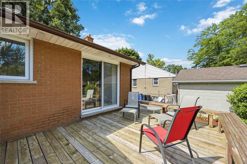 824 CHARLESWORTH DRIVE - 34