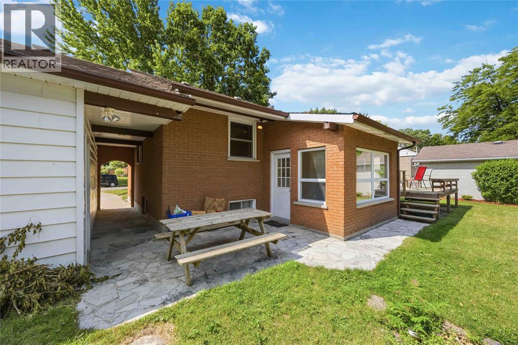 824 CHARLESWORTH DRIVE - 38
