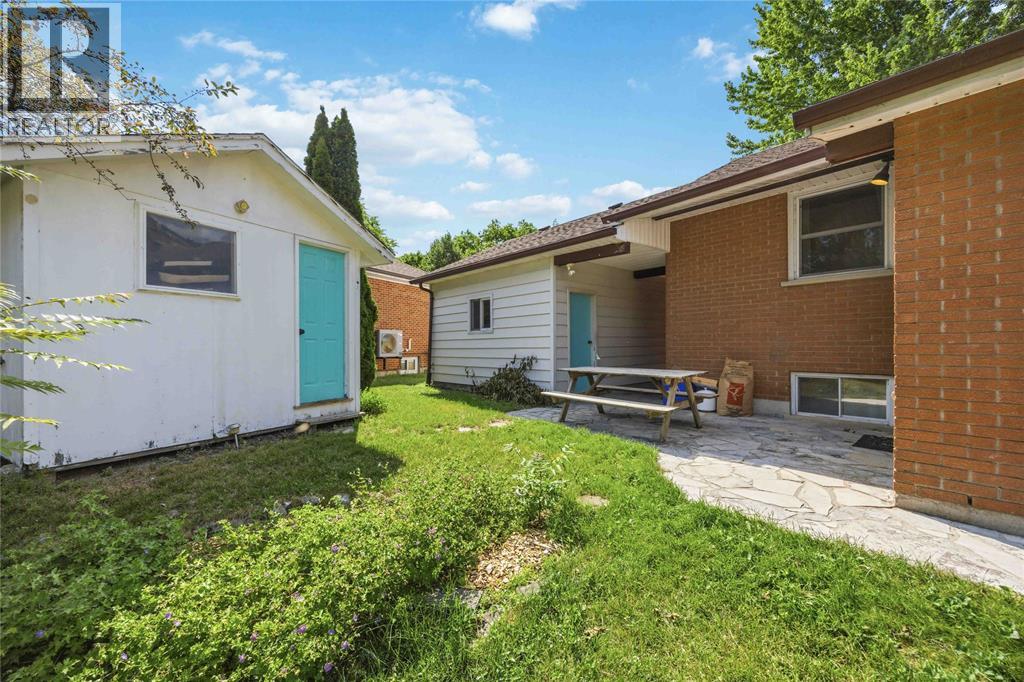 824 CHARLESWORTH DRIVE - 39