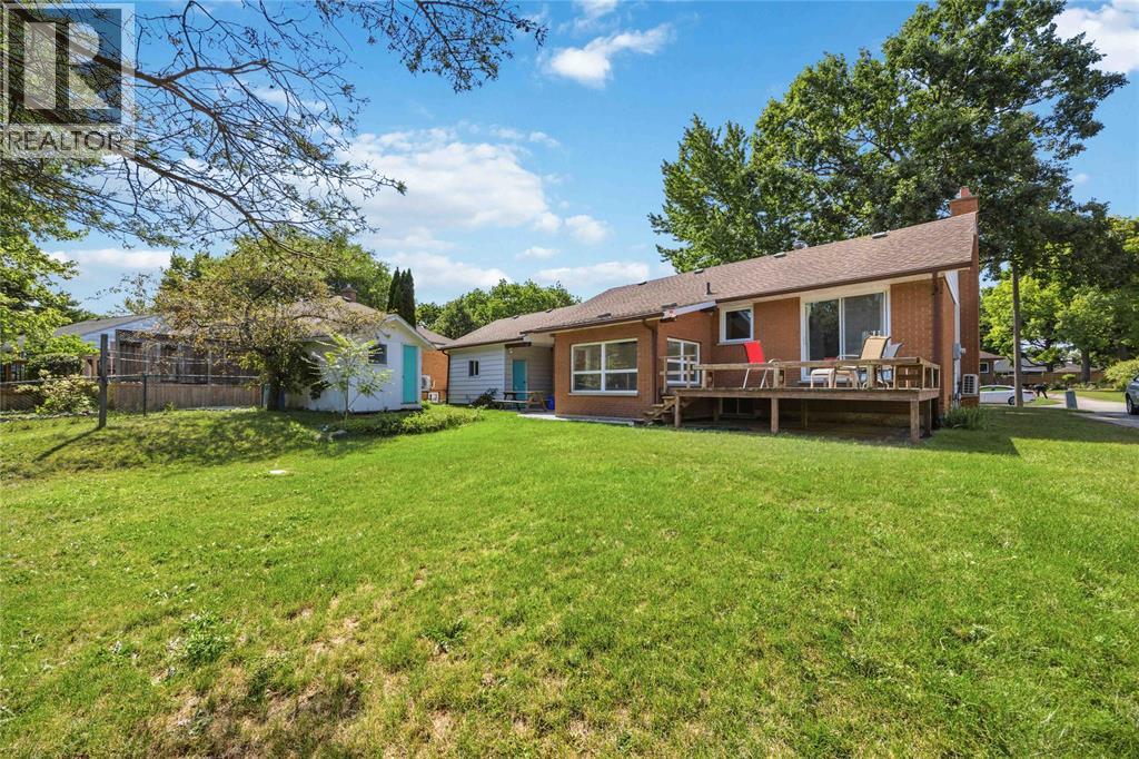 824 CHARLESWORTH DRIVE - 41