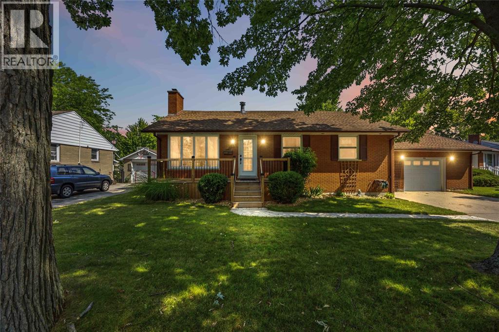 824 CHARLESWORTH DRIVE - 43
