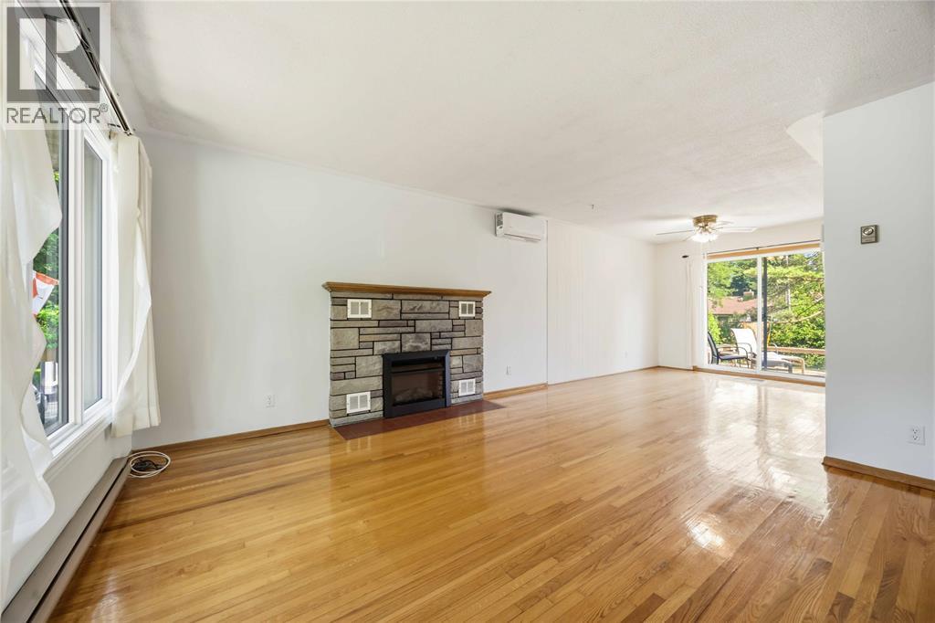 824 CHARLESWORTH DRIVE - 6
