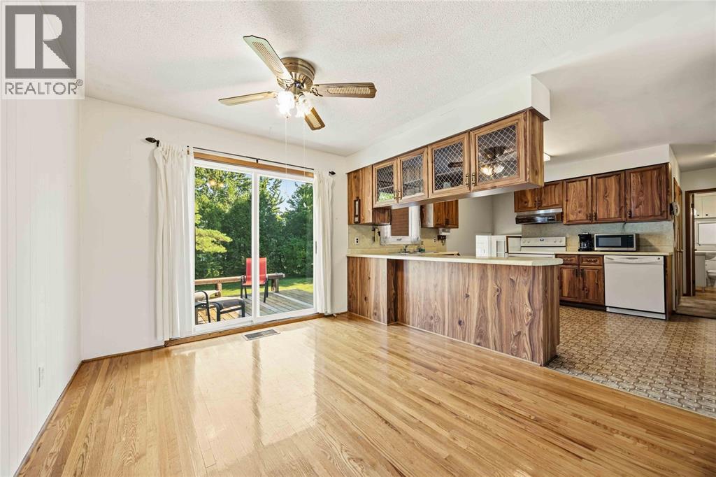 824 CHARLESWORTH DRIVE - 8