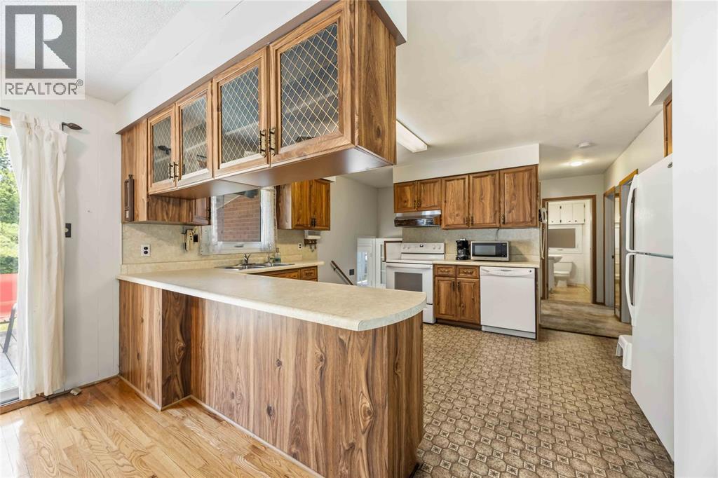 824 CHARLESWORTH DRIVE - 9