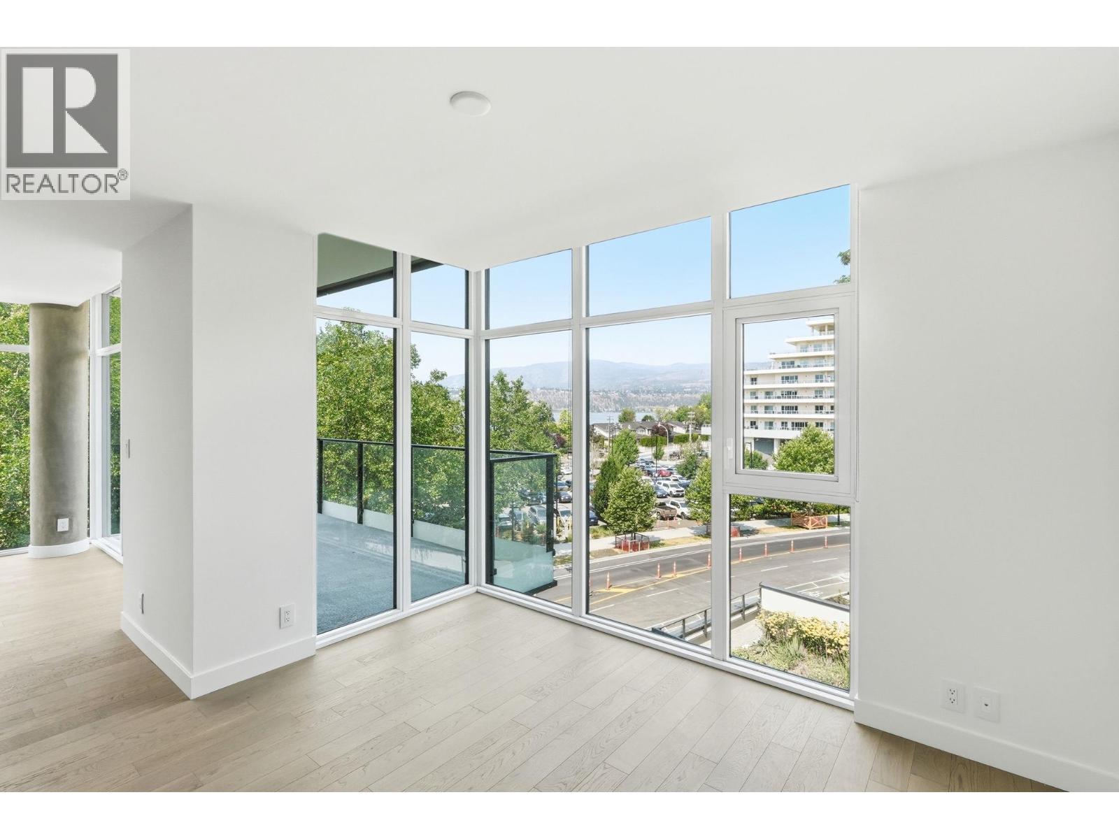 416 3389 Lakeshore Road, Kelowna