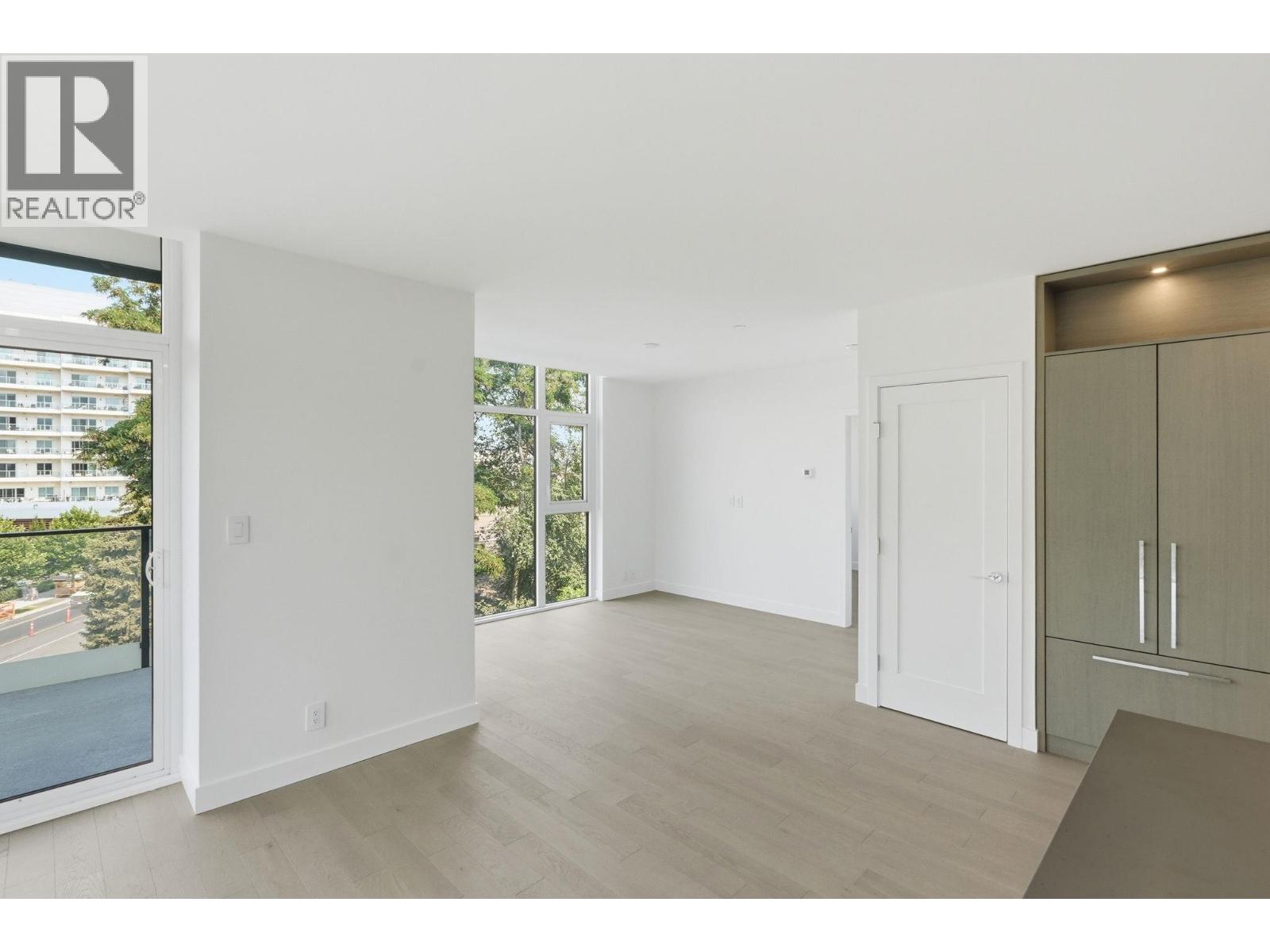 416 3389 Lakeshore Road, Kelowna