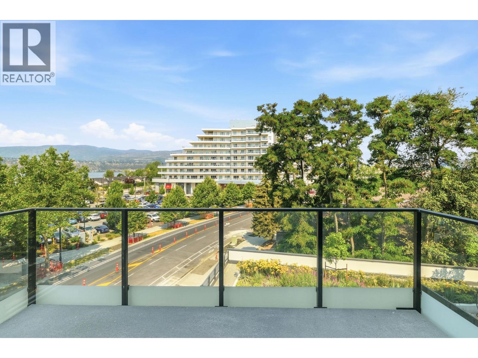 416 3389 Lakeshore Road, Kelowna