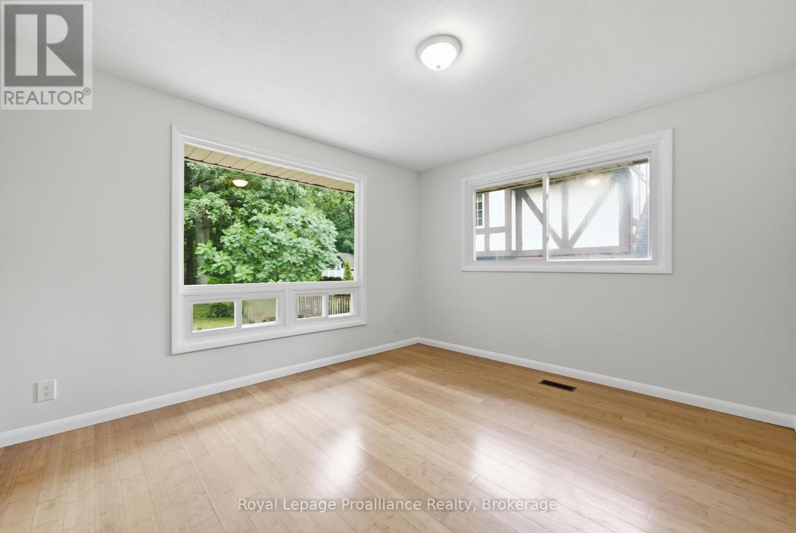 156 PINEHILL CRESCENT - 15