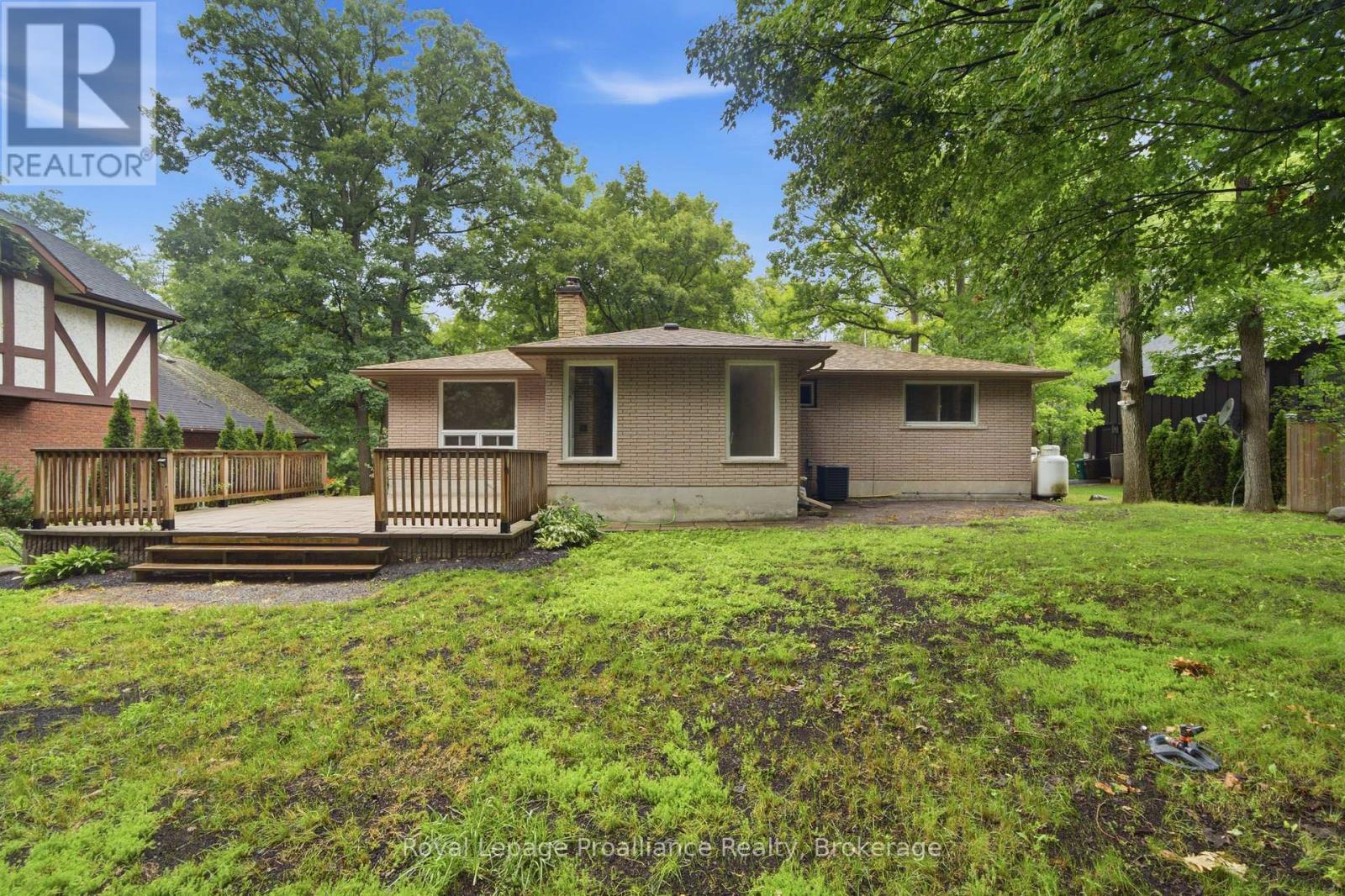 156 PINEHILL CRESCENT - 39