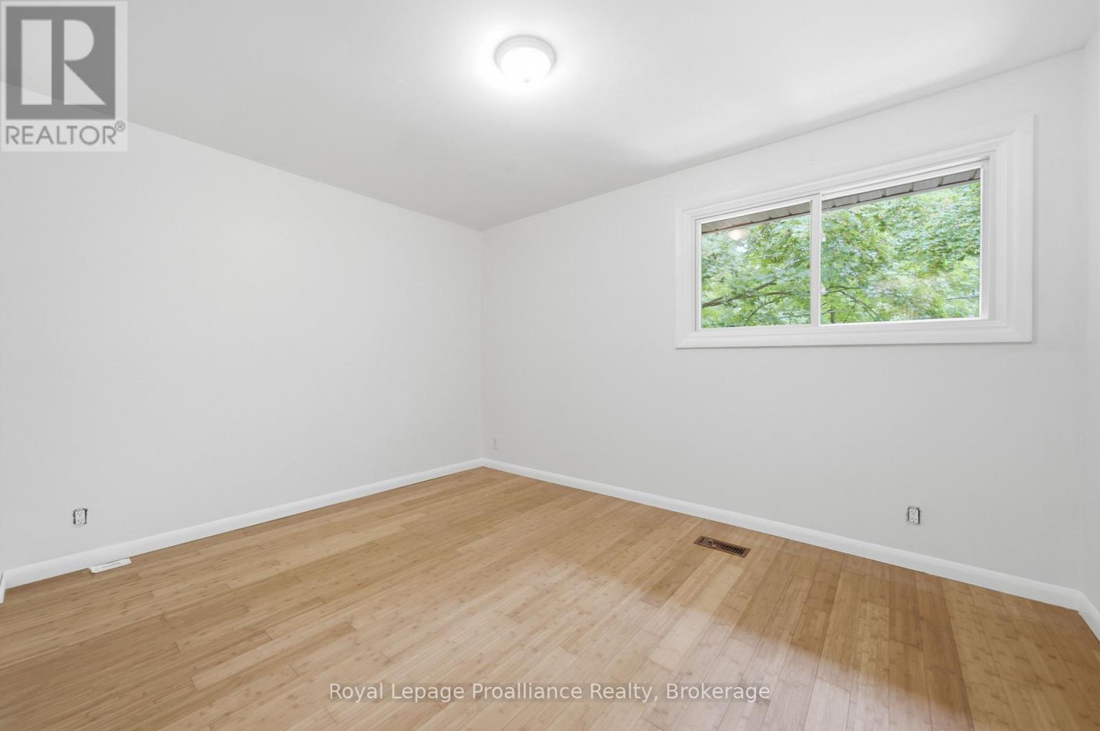 156 PINEHILL CRESCENT - 21